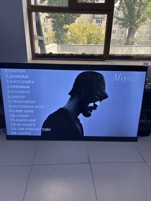 Телевизор samsung.