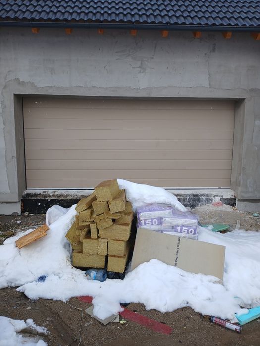 Ușa de garaj profesionala / uși de garaj/ culoare deosebita