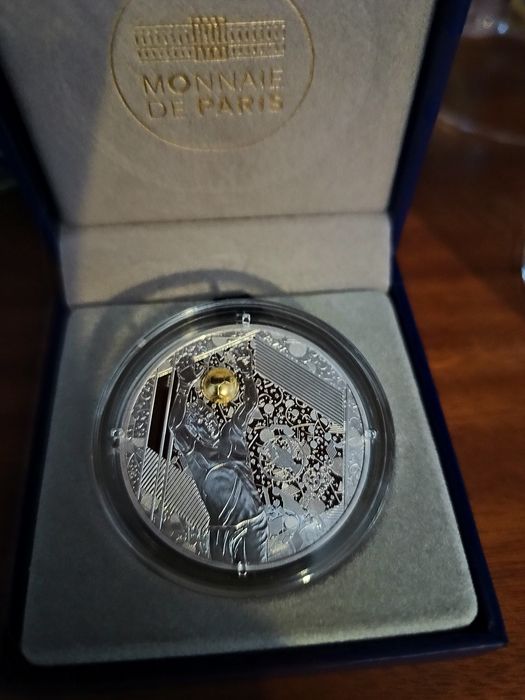 Сребърна монета от Мондиал 2016