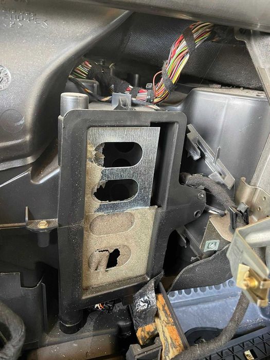 Смяна на радиаторче на парно и облепяне на клапи