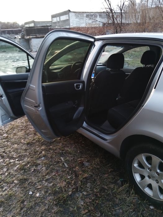 Пежо 307, 2007год, на механике.