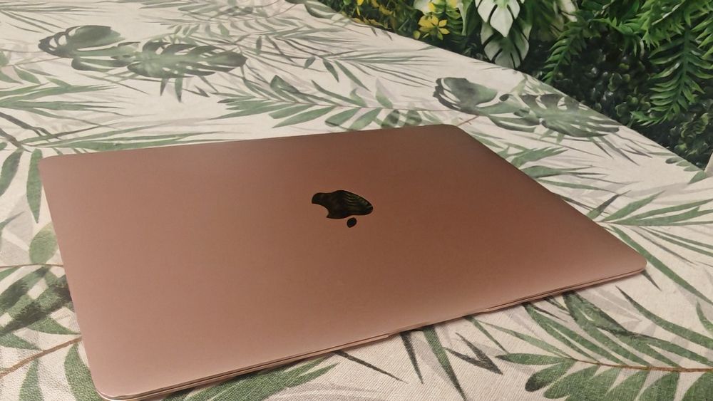 Macbook 12 Retina ROSE GOLD M3 8GB RAM SSD 256GB