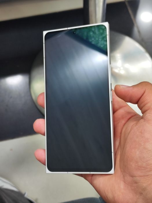 Leuca Leitz Phone 2