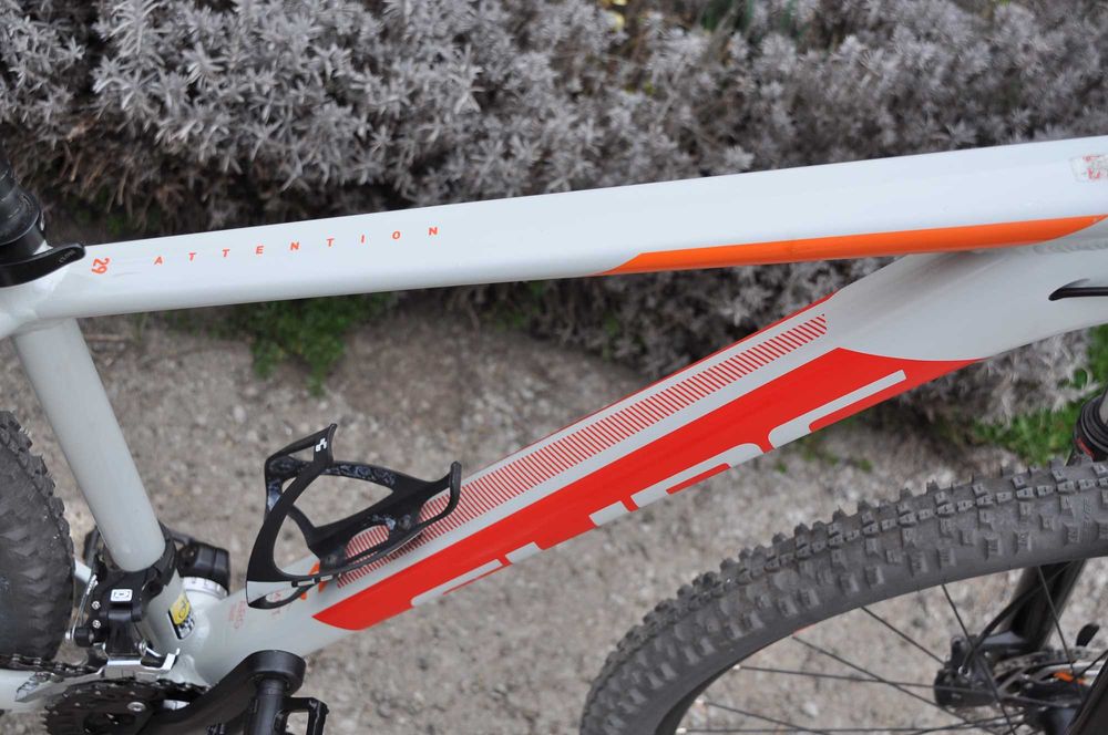 Cube Attention 29-3х10-Deore XT с хидравлика-алуминиев велосипед