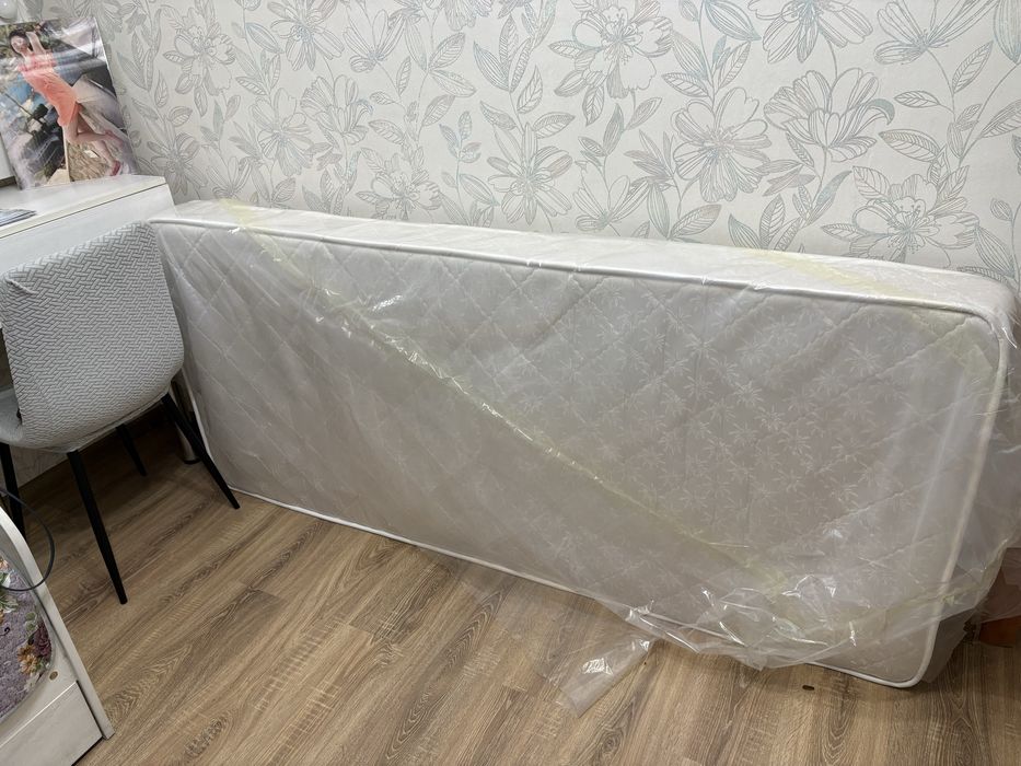 Продам матрас в хорошем состоянии 85 на 200