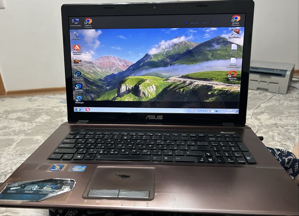 Продам ноутбук asus 2012 года