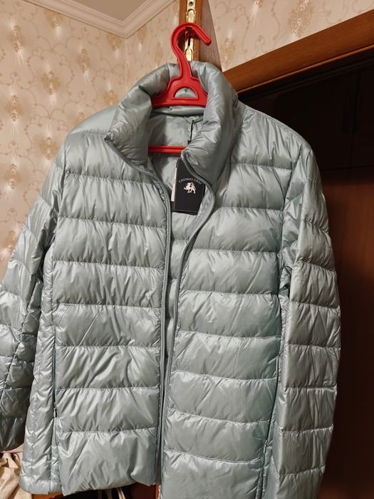 Куртка женская новая. Салатового цвета