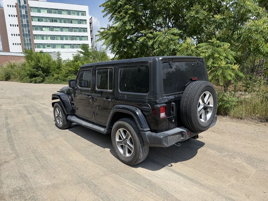 Jeep Wrangler Sahara 2018 за части !!