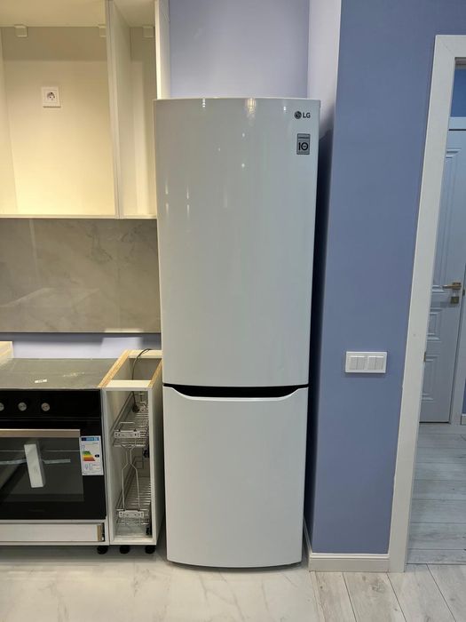 LG холодильник с гарантии