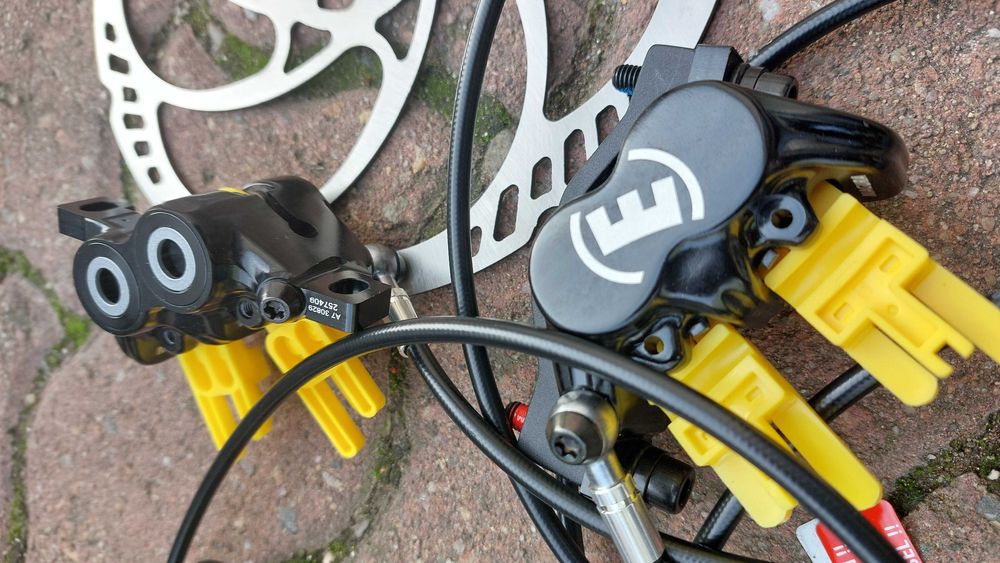 Set frane Magura MT5 HC 1  cu 4 pistoane + discuri 203mm + adaptor