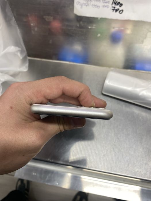 Продам iphone 11