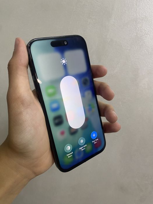 Продам Iphone 15 Pro