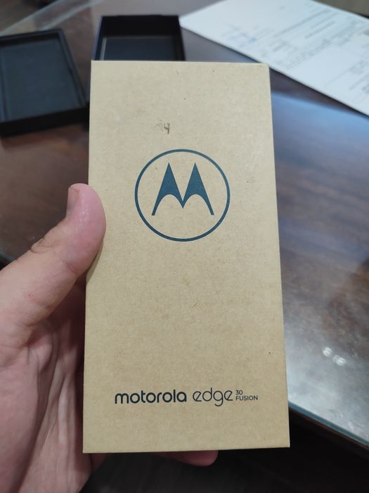 Продавам телефон Моторола