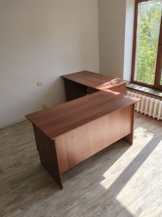 Продам компьютерный стол бэушный
