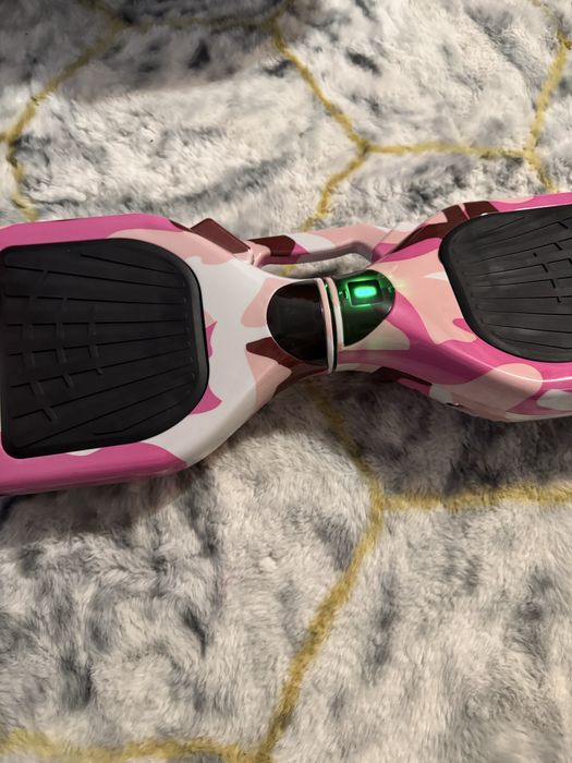 Hoverboard roz cu lumini și bluetooth (boxe încorporate)