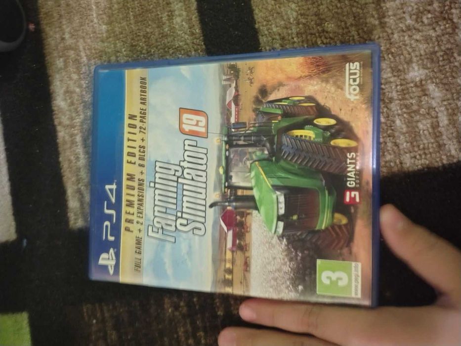 Продавам плейстейшън 4