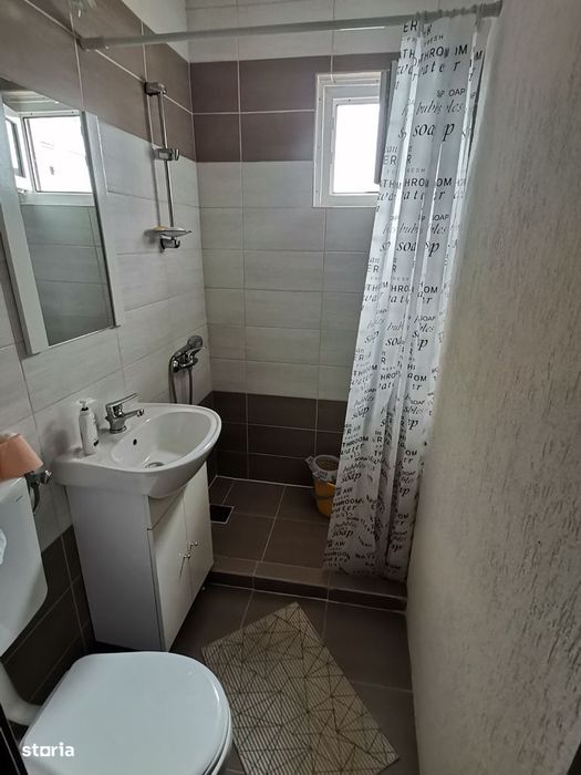 INCHIRIEZ apartament 3 camere, renovat,zona Ciresica
