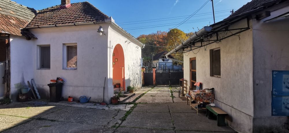 Casă de vânzare comuna Bârzava