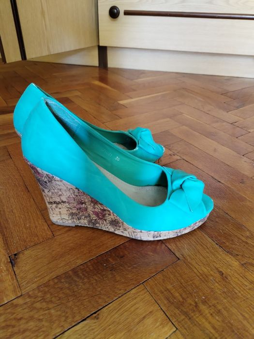 Дамски обувки на ток/платформа