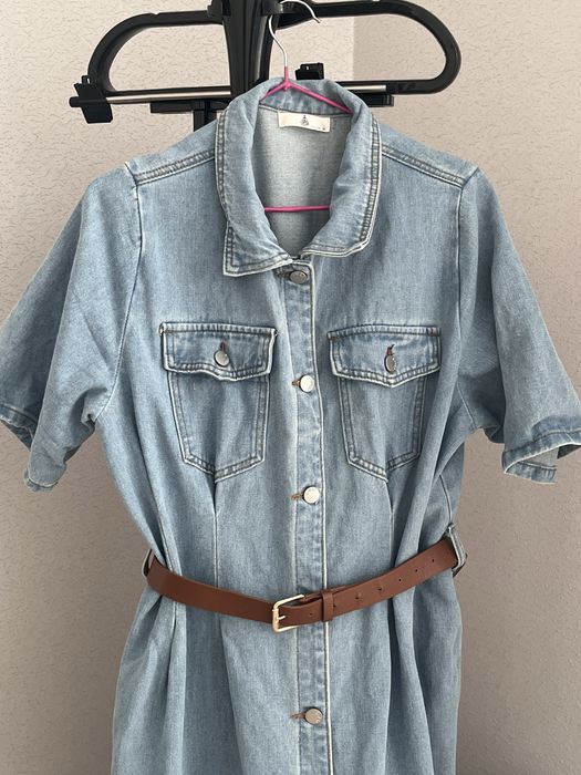 Джинсовое платье с ремешком