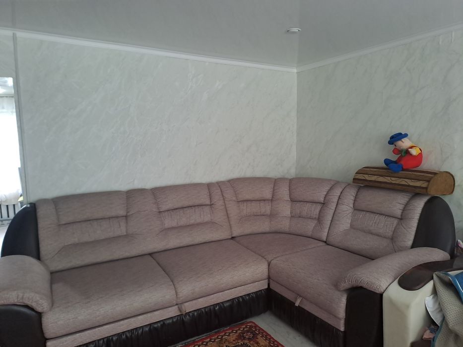 Продам диван угловой