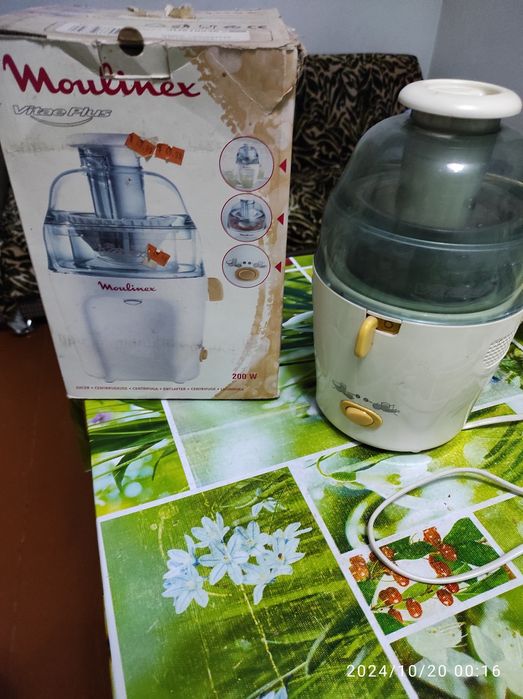 Соковыжималка Myulinex.