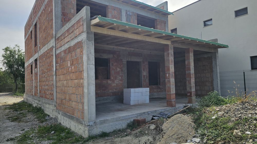 Vand casă p+1 caramida la roșu