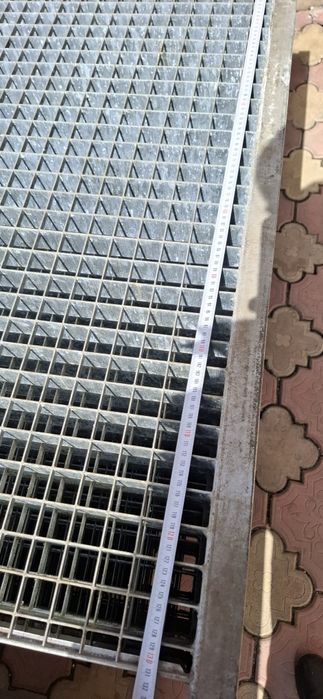 Trepte și gratare zincate