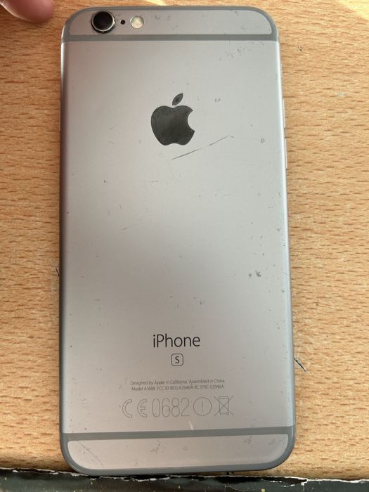 Продам Айфон 6S акб100%