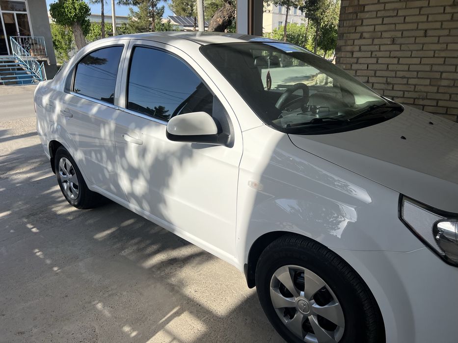 Несия 3 срочно сотилади холати яхши механика 2 пазиц прапан газда