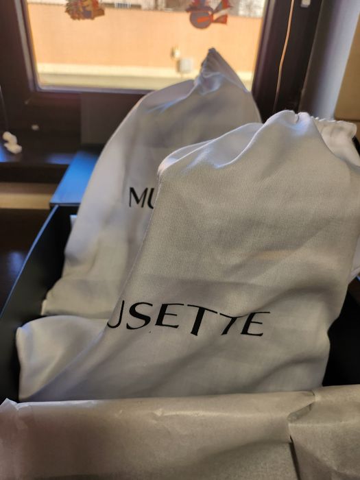 Ghete  din piele Musette