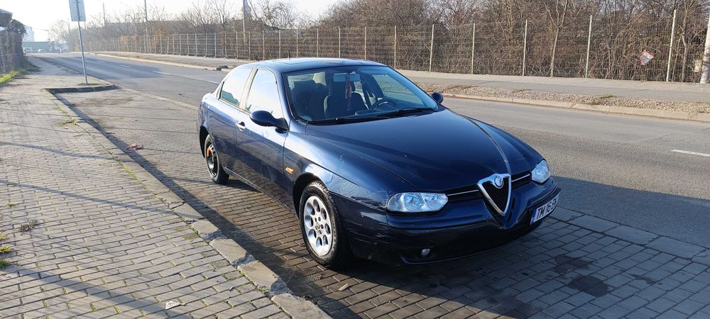 Vând alfa Romeo 156
