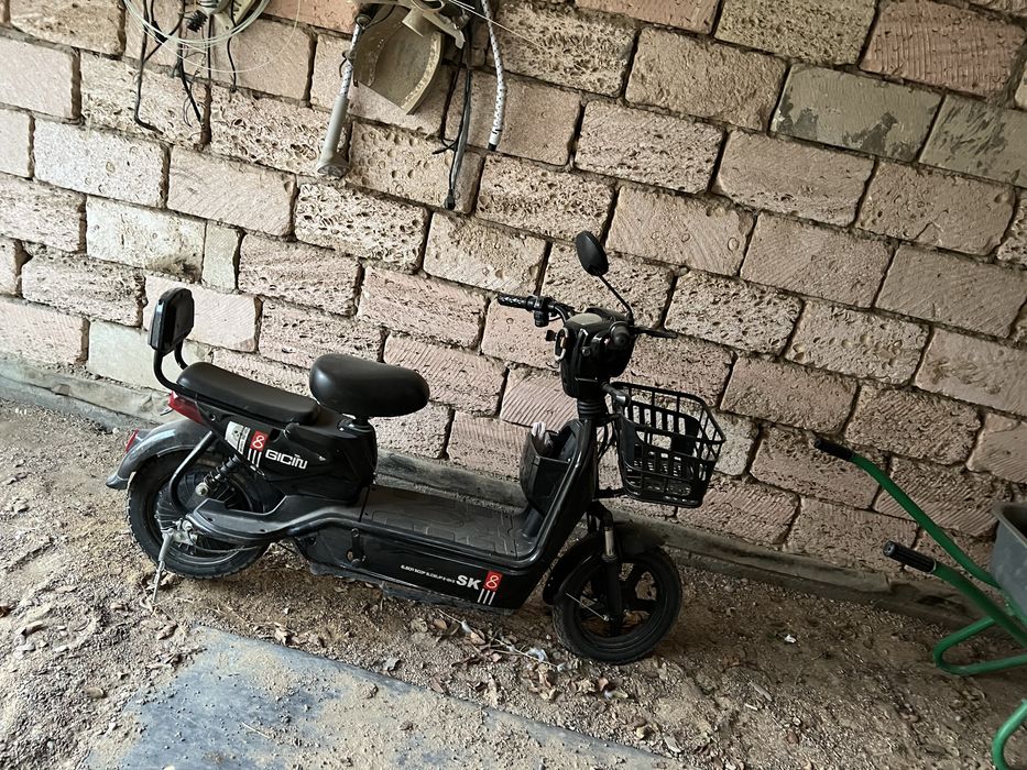 скутер черный 50 к