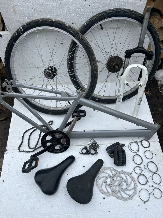 Vand piese pentru bicicleta (descriere)