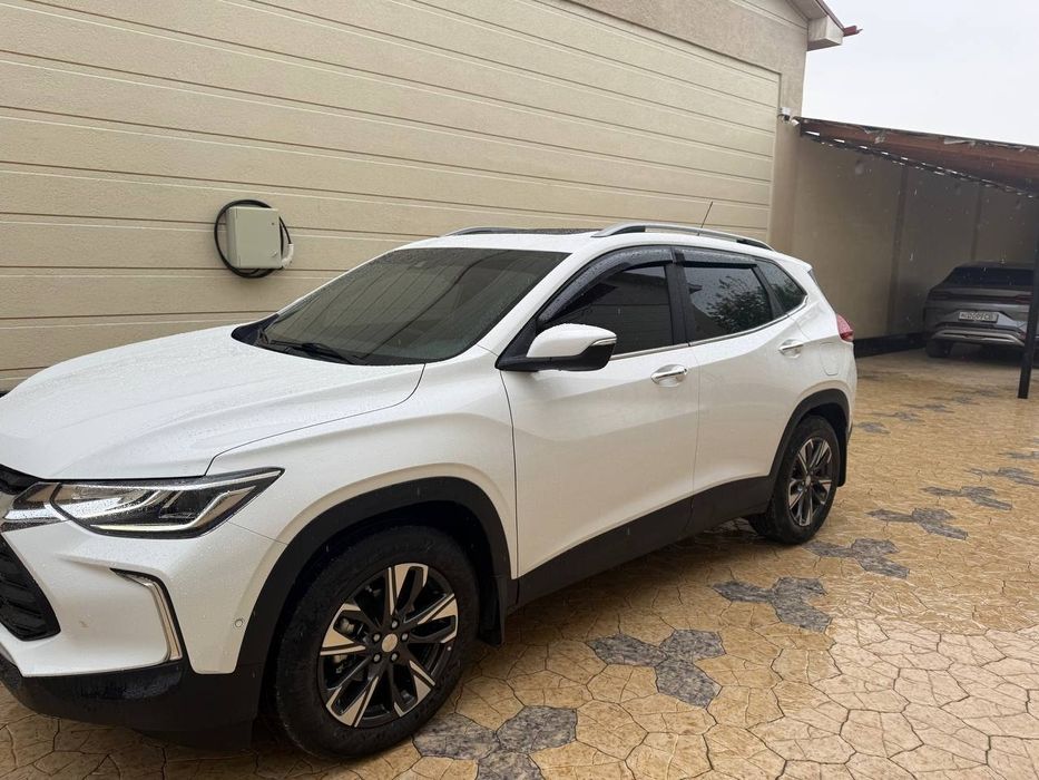 Продаётся автомобиль Traker-2 premier