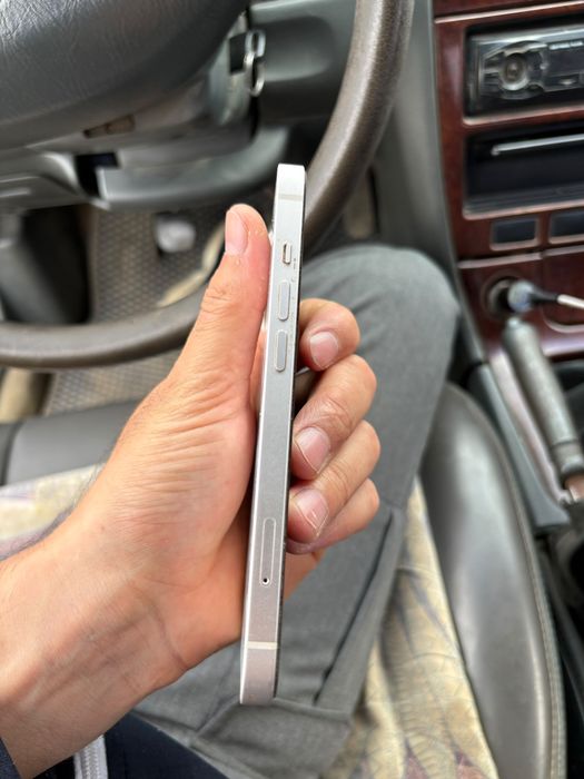 iPhone 13 128gb  белый