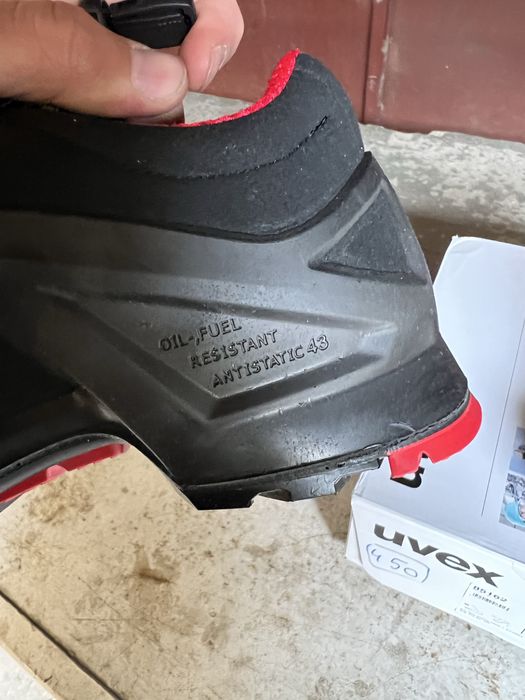 Vand pantofi protectie Uvex marimea 43
