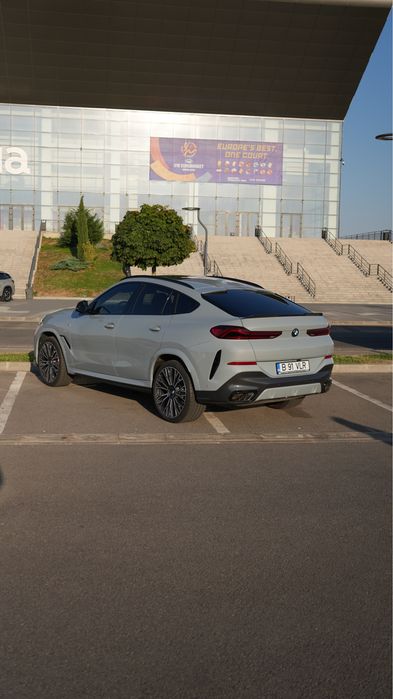 BMW X6 40i xDrive / 381 cp