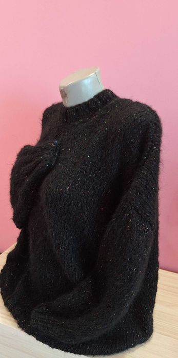 Ръчно изплетен пуловер