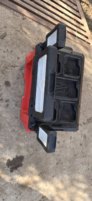 Proiector led milwaukee packout poalc