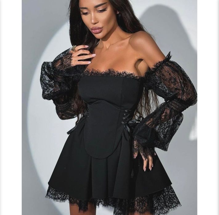 Черна дамска рокля