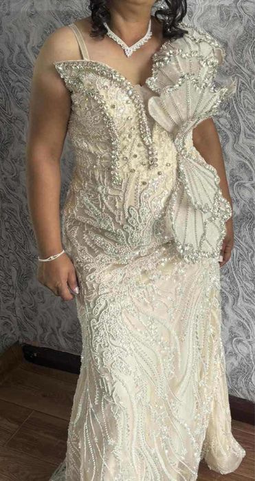 Продава се рокля