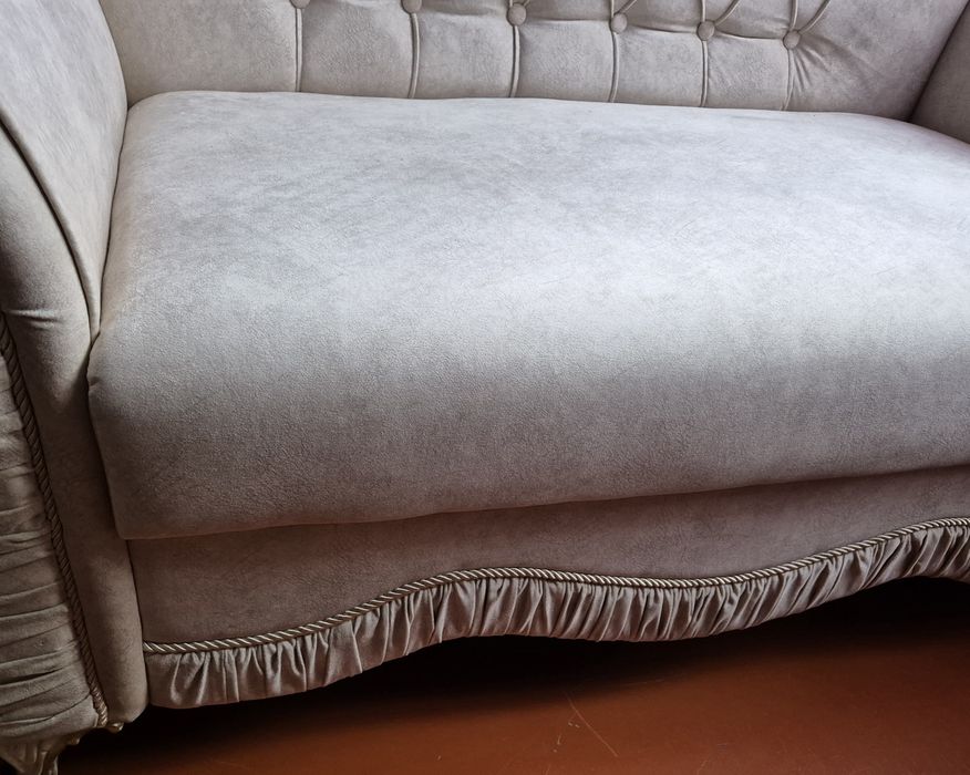 Красивая удобная софа