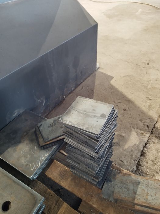 Рязане на метал на лентоотрезна машина на профили, тръби, шини, винкел