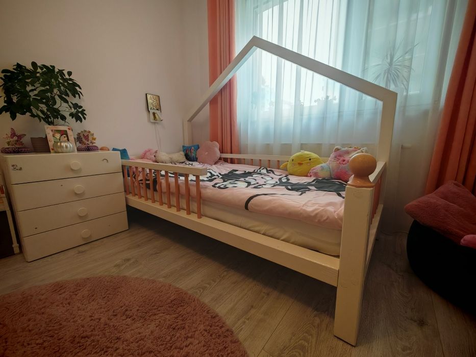 Pat copii căsuța Montessori