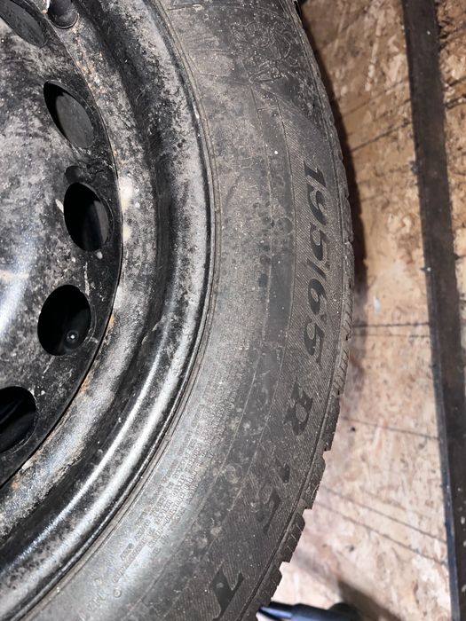 Cauciucuri de iarna cu jante otel 4x195/65/15 dedicate VW