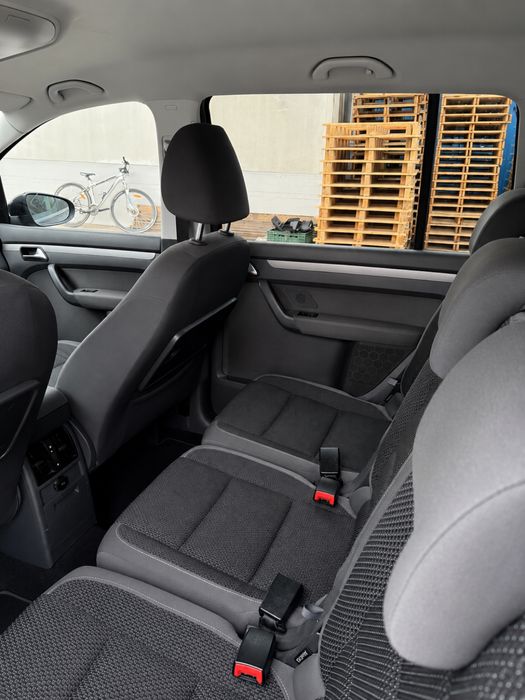 Volkswagen Touran 2012 – Full option