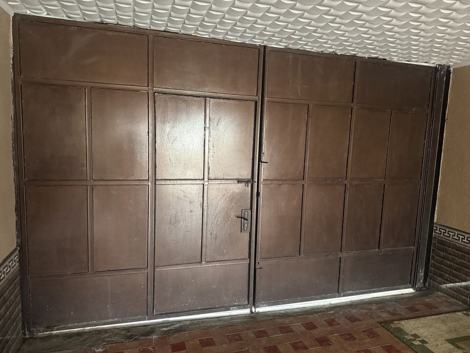 Ворота в хорошом состоянии.