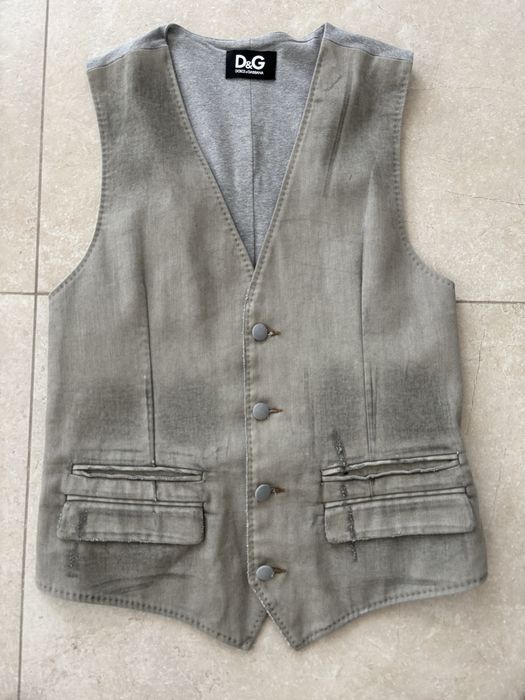 Dolce&Gabbana елек, размер 48; Guess яке