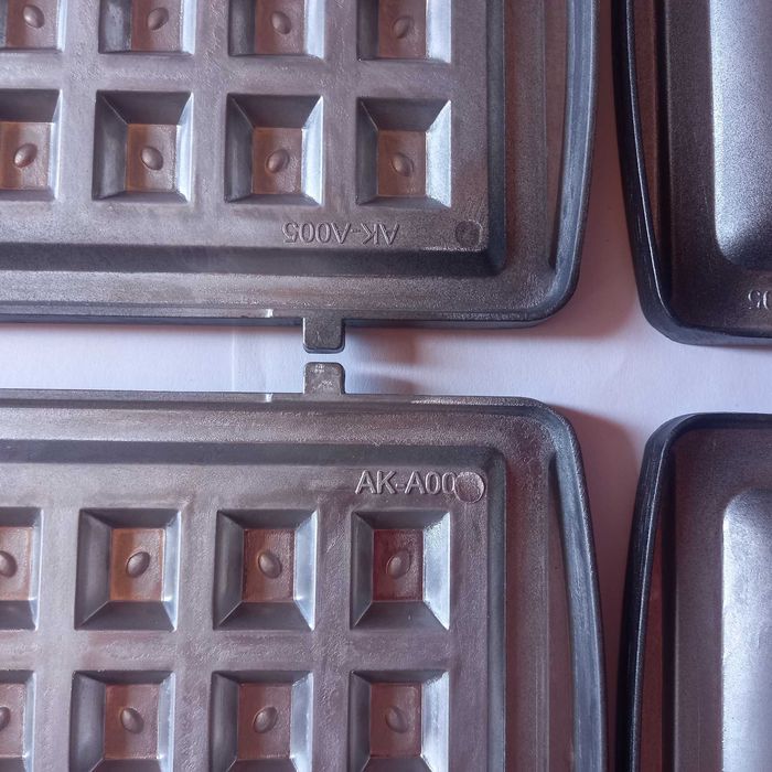 4 plăci pentru aparat de sandvișuri / gofre